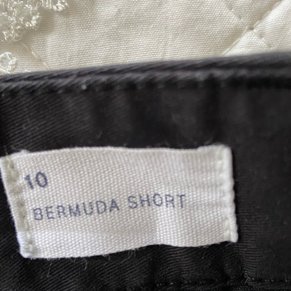 GAP Bermuda Shorts Flat Front Black Size 10 - Picture 3 of 11